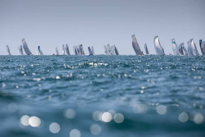   Un totale di 72 mini hanno preso il via alla 9ª edizione della gara Les Sables-Azores-Les Sables.