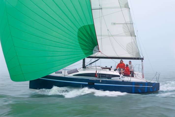 28-foot compact cruiser