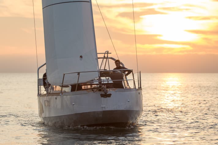 28-foot compact cruiser