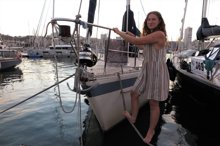 Unkonventionell und verrückt nach Segeln: Ronja Dörnfeld skippert die Moody 41 „Malouine“