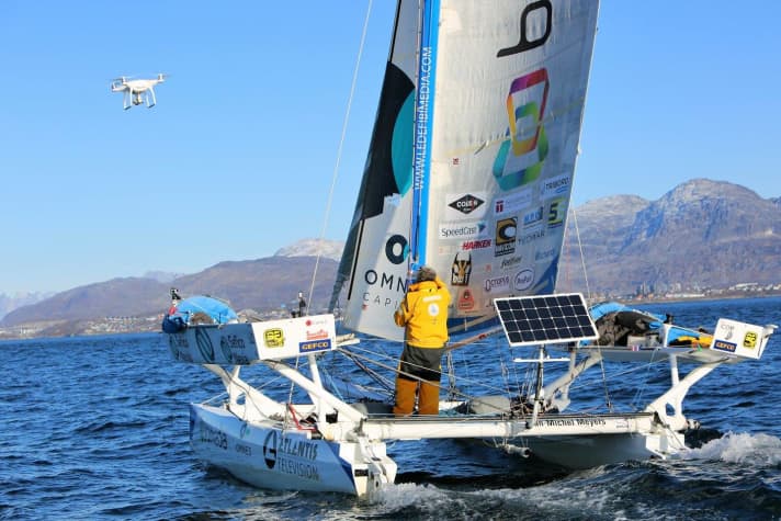 Le strict nécessaire à bord : au cours de ses aventures, le catamaran n'offrait pas vraiment de possibilité de retraite à Bourgnon