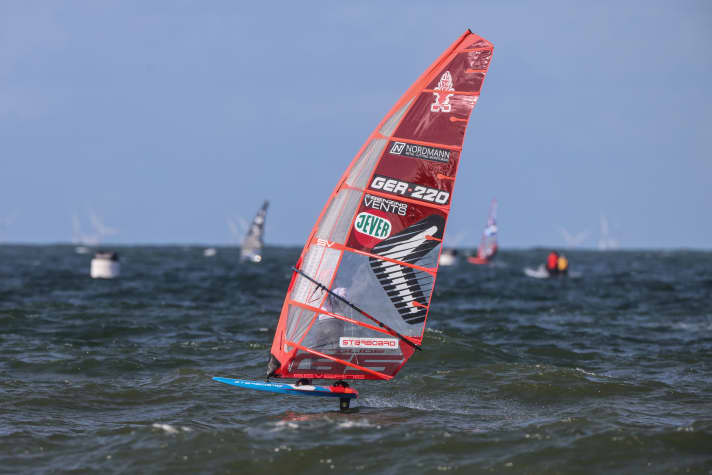  In his element at the Mercedes-Benz Windsurf World Cup Sylt: Sebastian Kördel is one of the best in the slalom here |