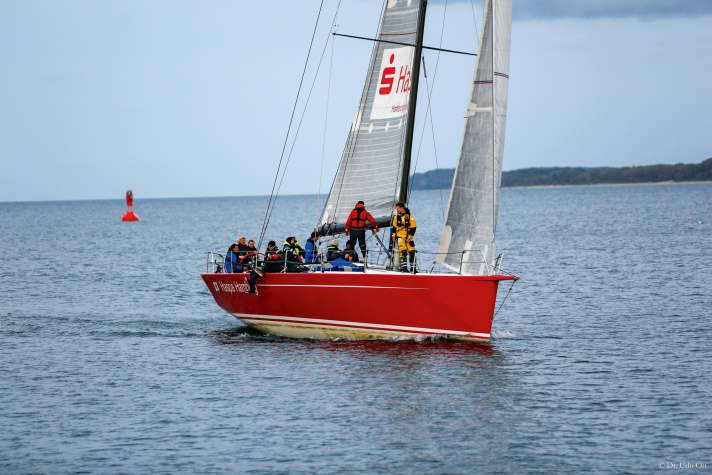 Die “Haspa Hamburg” beim Zieleinlauf in Travemünde