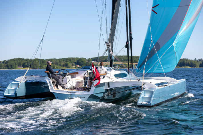 yacht/dragonfly-36_44b85cac7244ca11eebf0837152e21c5