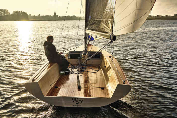 Noble and sleek: The Woy 26 takes the daysailer concept to a new level