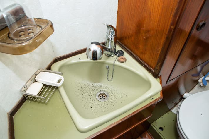 Cleaning the wet room