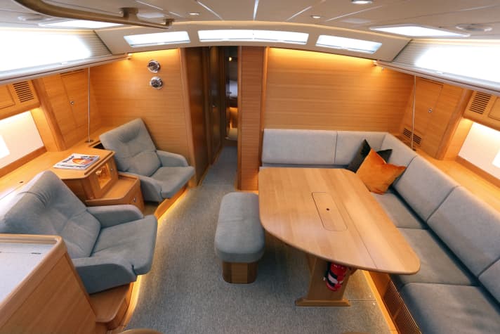 With a hull width of up to five metres, the boat offers every comfort - and the feeling of being at home