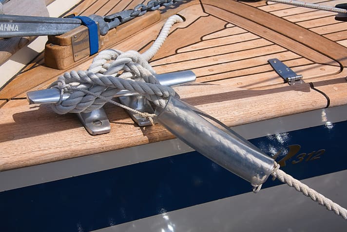 Longevity of mooring lines: tips against chafing
