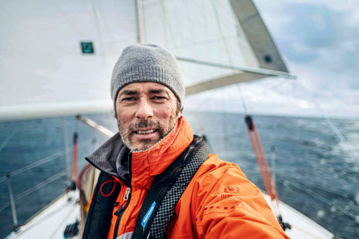 Philipp Hympendahl sulla sua AFRICAN QUEEN, in navigazione da Workum nell'IJsselmeer a Portimao, in Portogallo.