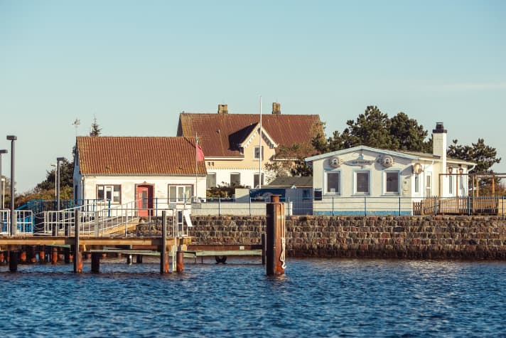 Blick auf die Insel an der Schleimündung. Einst war hier die Familie des Lotsen zu Hause, die auch die „Giftbude“ bewirtschaftete