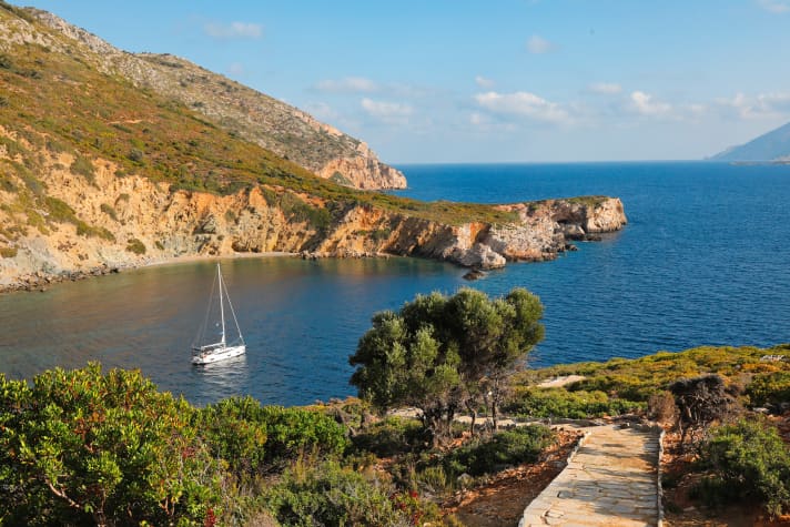 yacht/sporaden-kyra-panagias-monastery-bay-griechenland-2023-mst-9434_b9f5a16a58496534e8ad79d59044bb07