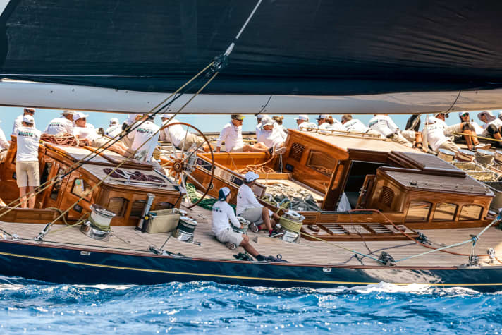 Rohe Kräfte: Auf den waschtrommelgroßen Winschen lasten bis zu acht Tonnen