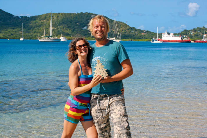 Weihnachten feiern Claudia Clawien und Jonathan Buttmann in der Karibik. Ungewohnt ist dabei die sommerliche Hitze – und der Beat von Steeldrums am Strand