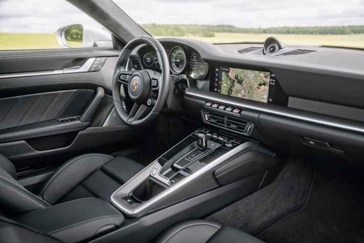 PORSCHE 911 TURBO (992)