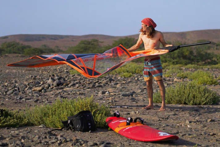 Thomas Traversa prepares well for the lonely session in double mast-high waves.