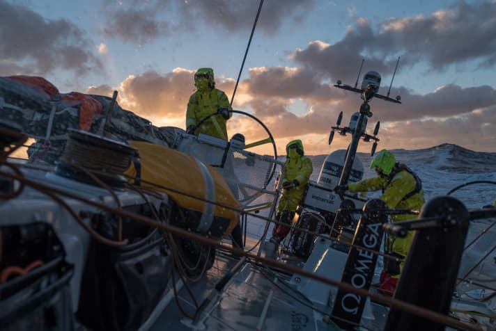   Team Brunel guida la flotta in rotta verso Capo Horn