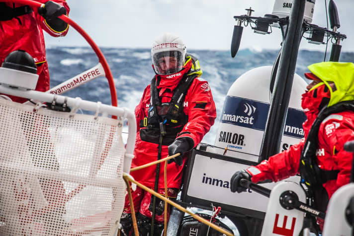   On board Mapfre: their equipment protects the sailors from the fierce cold and icy spray