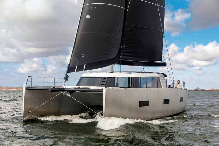 yacht/vaan-r5_c8ac1740646c9ac1c39157cc8da9b3b9