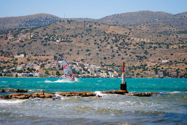   Bei Starkwind am besten – griechische Spots wie Elounta auf Kreta
