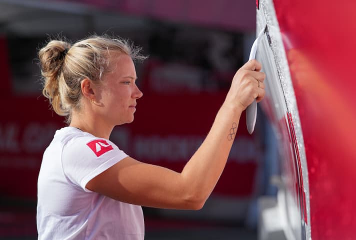 Die dänische Laser-Radial-Olympiasiegerin Anne-Marie Rindom ist wieder daheim und startete nach ihrer Rückkehr aus Enoshima direkt mit der Arbeit für das dänische Rockwool SailGP Team durch
