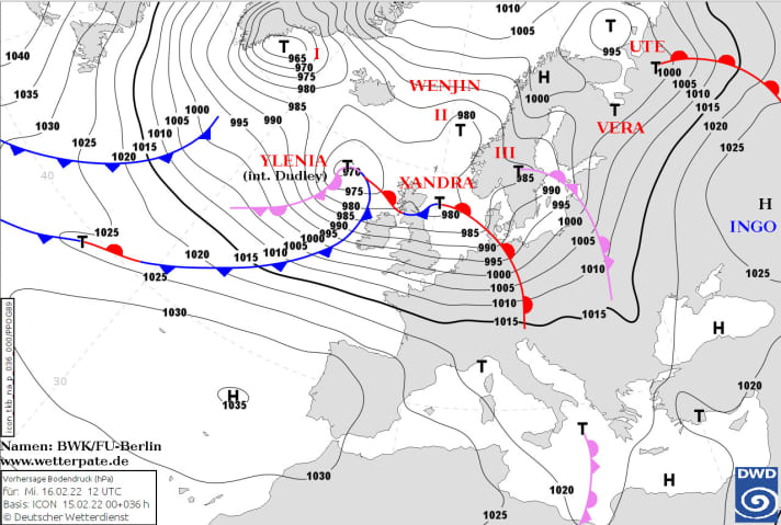   Une chaîne de dépressions traverse l'Allemagne. Au centre gauche, un petit anticyclone qui pourrait permettre de souffler un peu vendredi.