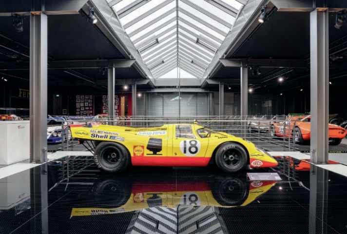 In der spektakulären Loh-Collection in Dietzhölztal werden mitten in der Ausstellung kulinarische Spezialitäten gereicht