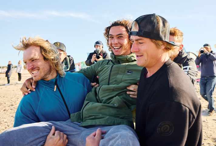 Balz Müller und Yentel Caers feiern den neuen Weltmeister