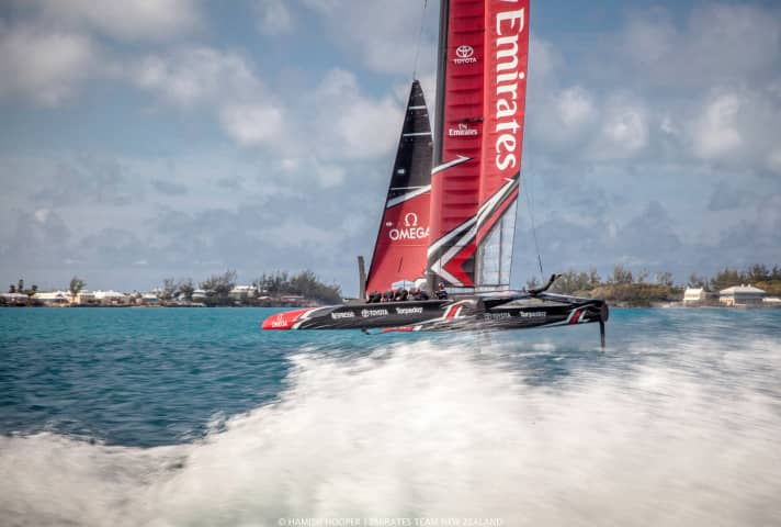   Travelling fast off Bermuda: Emirates Team New Zealand with helmsman Peter Burling
