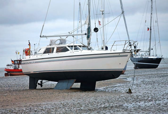 Wangerooge Est. Là où se trouvait autrefois une jetée pour les grands navires marchands, se trouve aujourd'hui l'un des derniers endroits restants où les plaisanciers sont autorisés à se mettre au sec dans le parc national de la mer des Wadden de Basse-Saxe, même sans situation d'urgence.