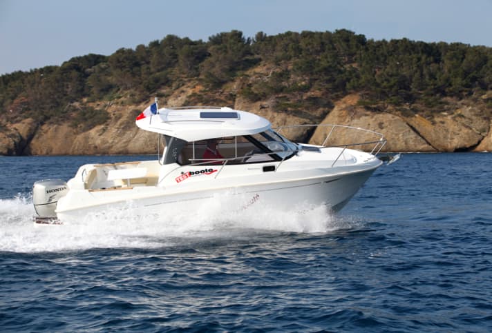 Test of the new Bénéteau Antares 7.80 | st