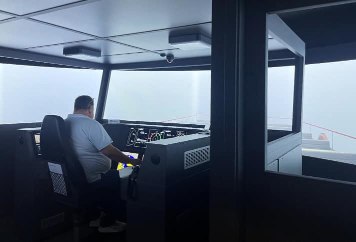 boot/radar-sim-2-1_f3af4c58f68e2fc785a3f30b6e4c1b1d