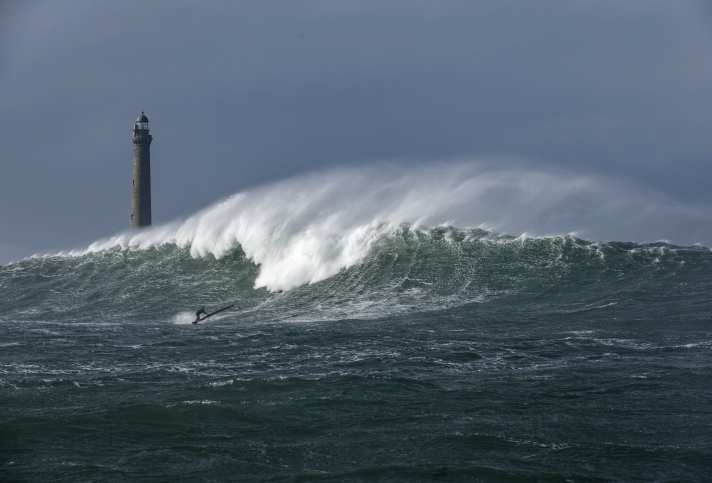 surf/100184501_1119340210d3181b43180b36b2149643