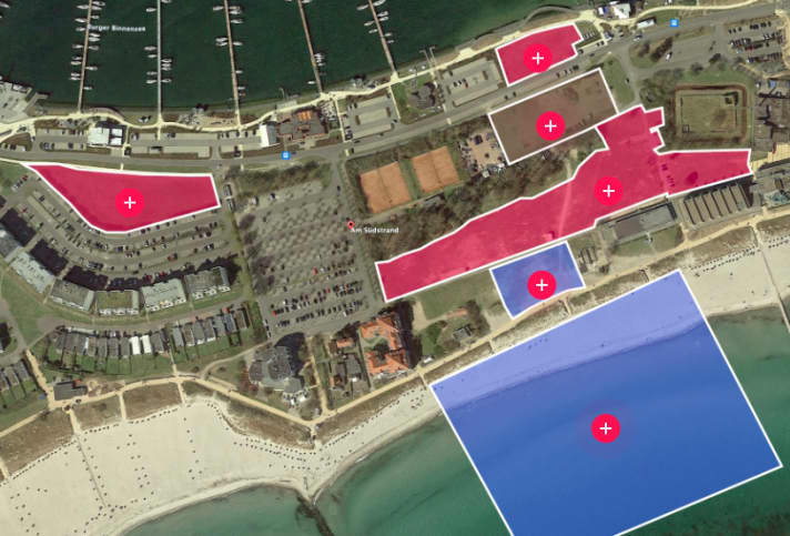 Die drei Beachcamp-Sektoren beim Surf-Festival 2024 (pink): Das bekannte Beachcamp rechts in der Mitte, das Familien Camp rechts oben am Burger Binnensee und das Camp für größere Fahrzeuge links.