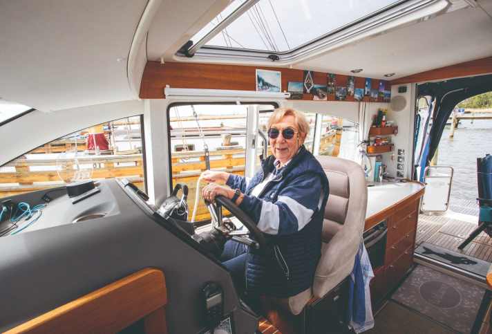 yacht/100218848_8eba2399fae705a93b030ceb390f1559