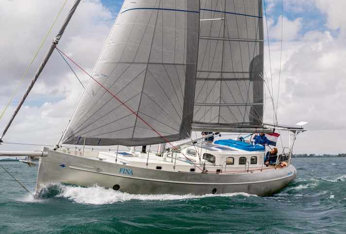 yacht/100221899_43b6f0c03bbd5c51b9d84019ace1573a