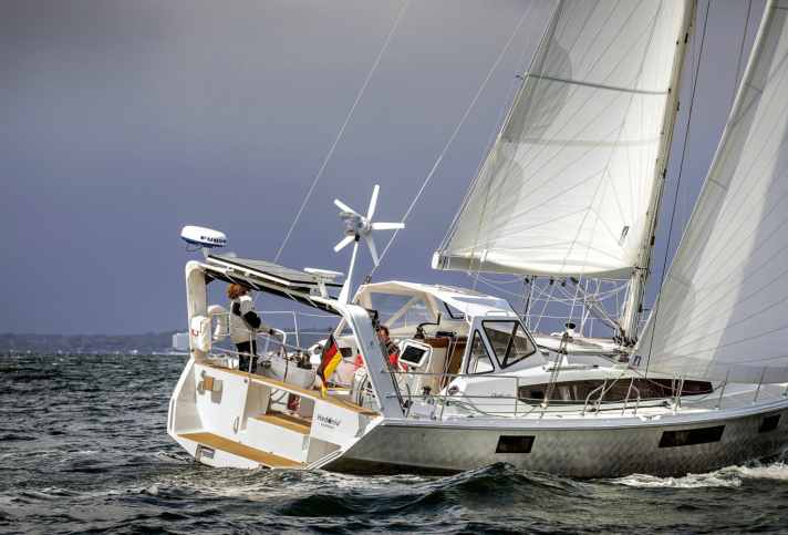 yacht/100231989_bae7b3e9365f844fda81f6f77495c01d