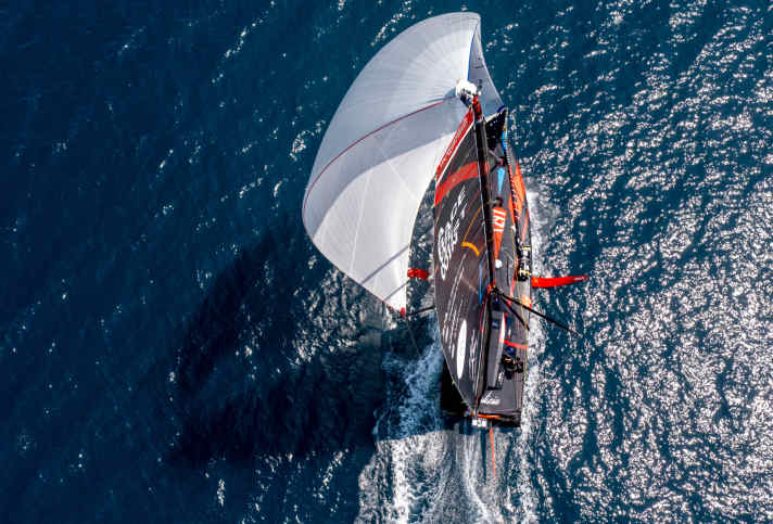 yacht/260718-mlz4-imoca-bhr-trainingdrone-dji-0511_80c9f430900ec2604ee49068a4a3bbe8