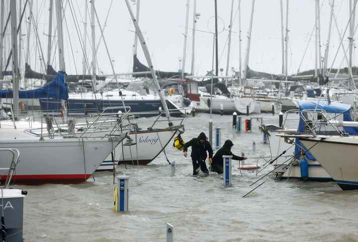 yacht/5227332-damp-ostsee-sturmflut-2023-mst-2023-1165_238255f2572505933ee8f1c6cc26665f
