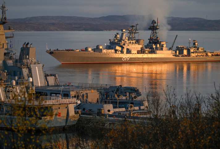 yacht/551246234_81de9e38eb3968843db443e27e0c15fc