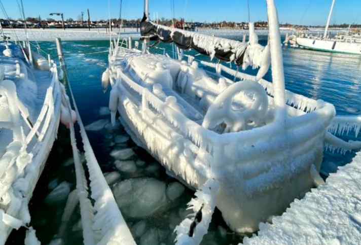 yacht/626871759-122179416392767476-347894210048436738-n_9feb878edb3de951fb99d4d4246bc0d9