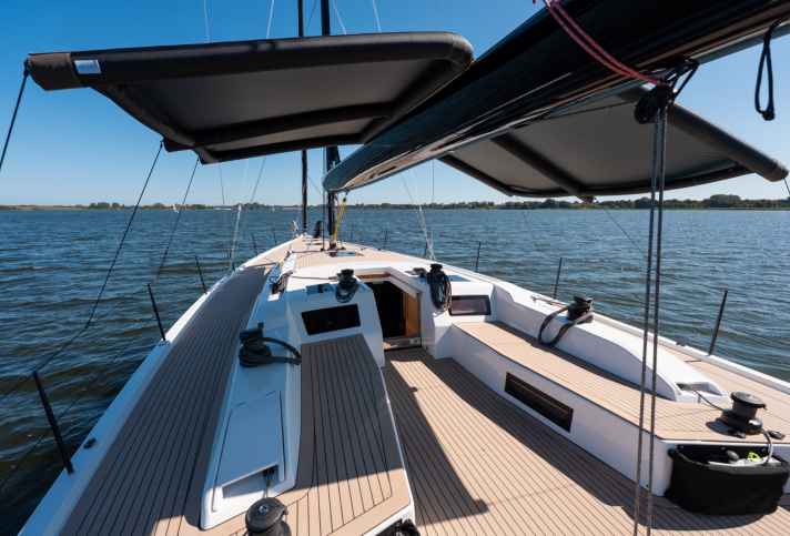 yacht/asset-02-f750c667d0_87068cc5a3fd3f08750c15d267d66a17