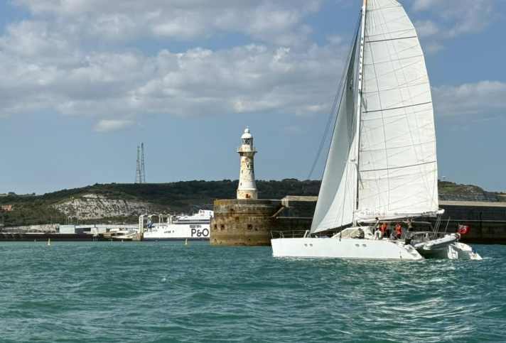 yacht/echoes-coming-into-dover_a970b0d8a737c68dd349a002ad6d8a79