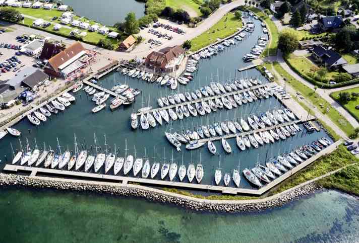 yacht/screenshot-2026-04-26-143554_bc8fa8395ff4c26fd2c5ec5a8a9ba34a