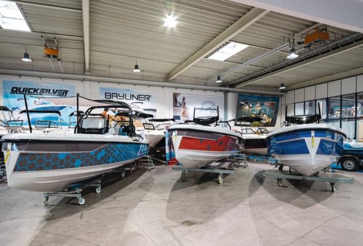 The sales rooms at Boote Pfister in mid-February: deserted. The workshop continues to run as normal, but without customer contact