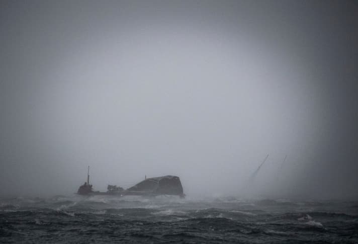   Im Sturm gekentert