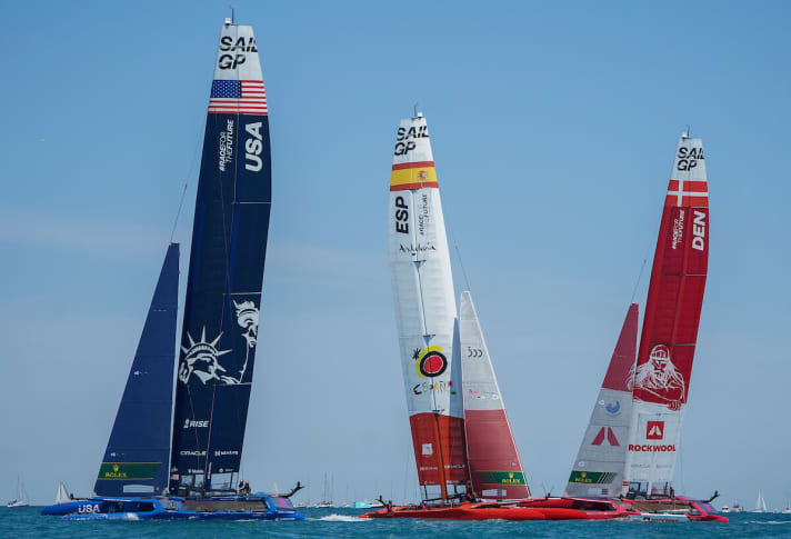 Gli equipaggi di Danimarca (6°), Spagna (7°) e dei padroni di casa americani (8°), con il loro timoniere un po' deluso Jimmy Spithill, si sono dovuti accontentare di un piazzamento inferiore al T-Mobile United States Sail Grand Prix di Chicago.
