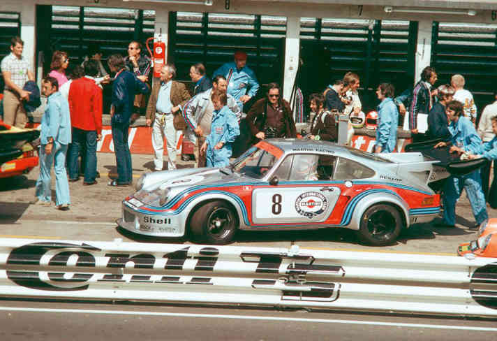 Die Abgas-Turboaufladung kommt nach einem Test im Jahr 1973 in der Saison 1974 im 911 Carrera RSR Turbo 2.1 zum Einsatz