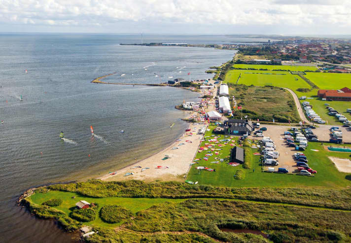 Der Ringkøbing Fjord ist eines der besten Ein- und Aufsteiger-Reviere Nordeuropas. Aber auch der PWA Slalom World Cup gastierte hier schon mehrfach.