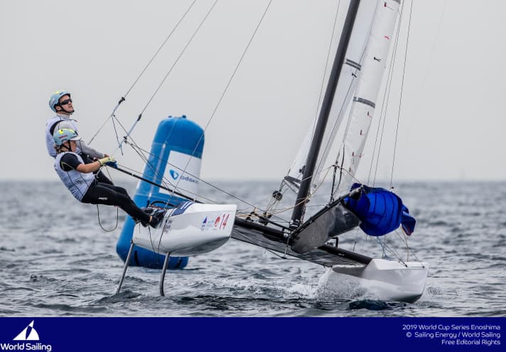   Die Nacra17-Crew Paul Kohlhoff und Alica Stuhlemmer hatte im Feld der foilenden Katamarane Bruch zu beklagen, segelte auf Platz 13