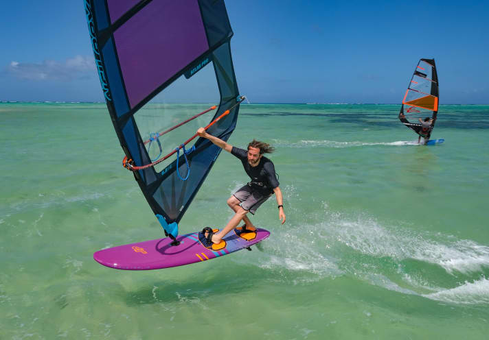 Freemoveboards: More manoeuvrable than all other flat water boards, top for demanding classic moves, great for lighter surfers. With potential for surf spots.
